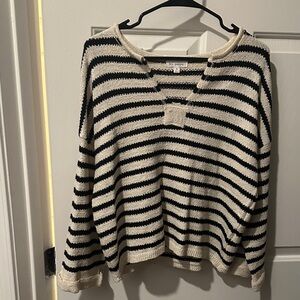 Blu Pepper Black and Cream V-Neck Sweater